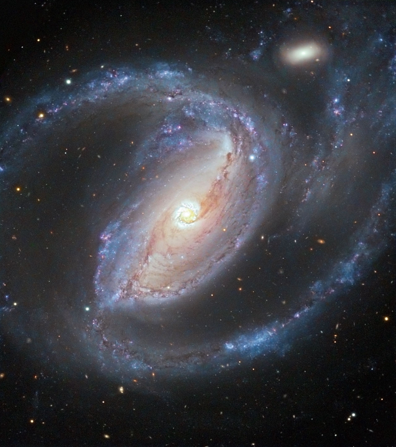 NGC 1097 | Stjörnufræðivefurinn